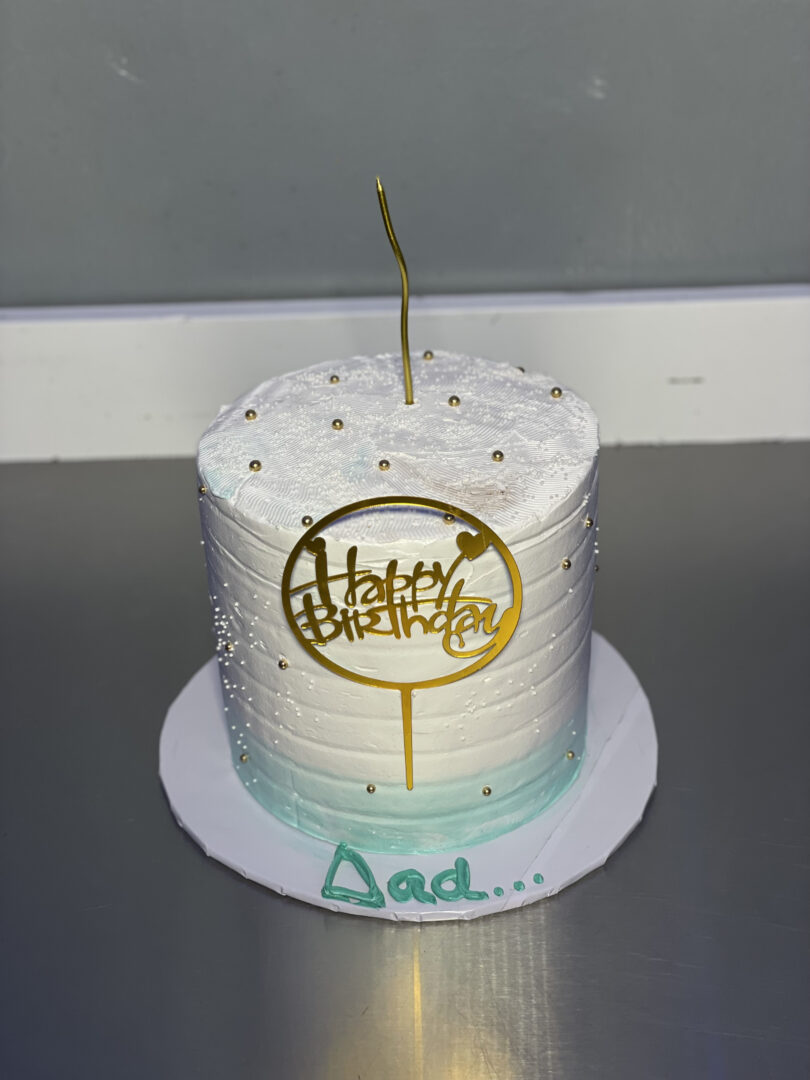 Two layers 7'' Vanilla whipped cream cake - Image 2